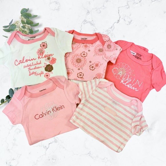 ⭐️3/$15 Calvin Klein | size 0-3m NEW diaper shirt set - Picture 1 of 2